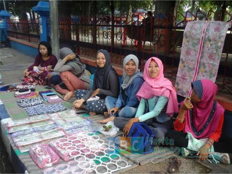 Jual Beli Online, Bisa Kuliah Nyambi Cari Duit