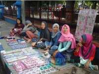 Jual Beli Online, Bisa Kuliah Nyambi Cari Duit