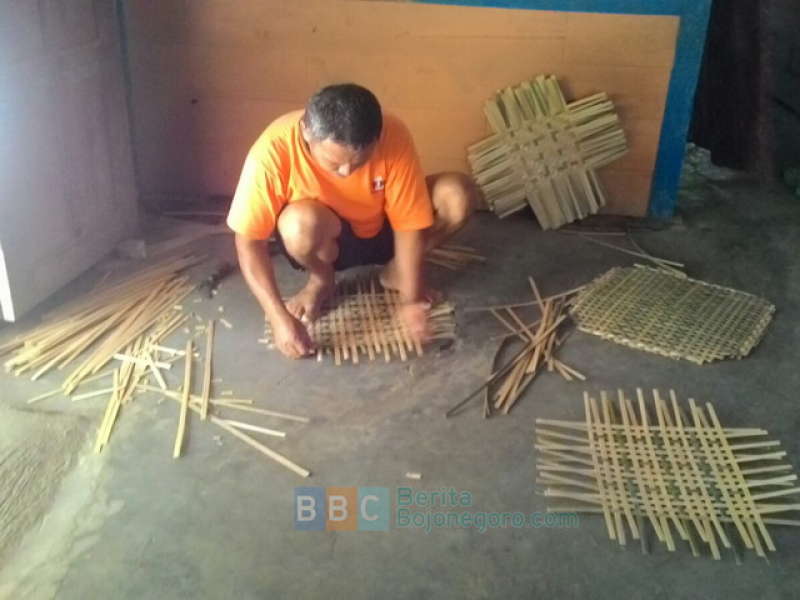 Hasil Tak Seberapa, Tapi Cukup Untuk Sekolahkan Enam Anak