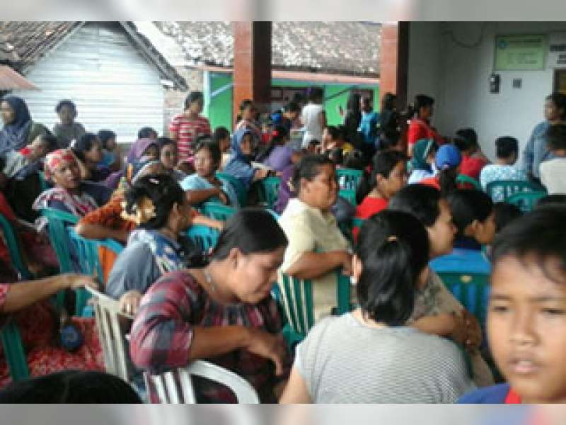 Kumpul di Balai Desa, Warga Sambiroto Tuntut Ganti Rugi Hingga 1 Miliar