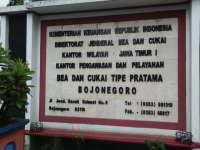 Kantor Bea Cukai Segel Pabrik Rokok 369 