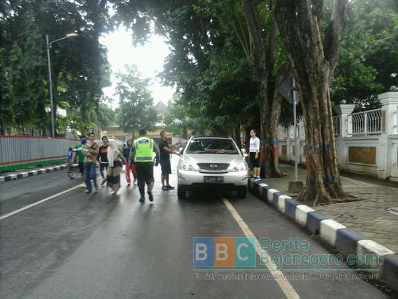 Tak Ada Mobil di Hari Minggu