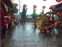 Hujan Turun, Banyak Penonton Barongsai Kesal dan Pulang