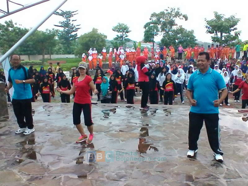 Tolak Valentine Day dengan Senam Sehat dan Gelar Seni