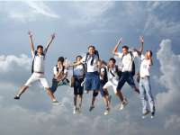 Pelajar SMA Terima Dana Bantuan dari Tiga Sumber 