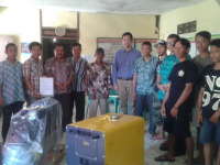 Kartar Ngraho Terima Mesin Welder dari EMCL