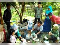 Perajin Batik Bojonegoro Manfaatkan Alat Cap Alternatif