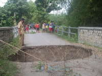 Fondasi Jembatan Ngidung Longsor, Jalur Ngraho-Luwihaji Terputus