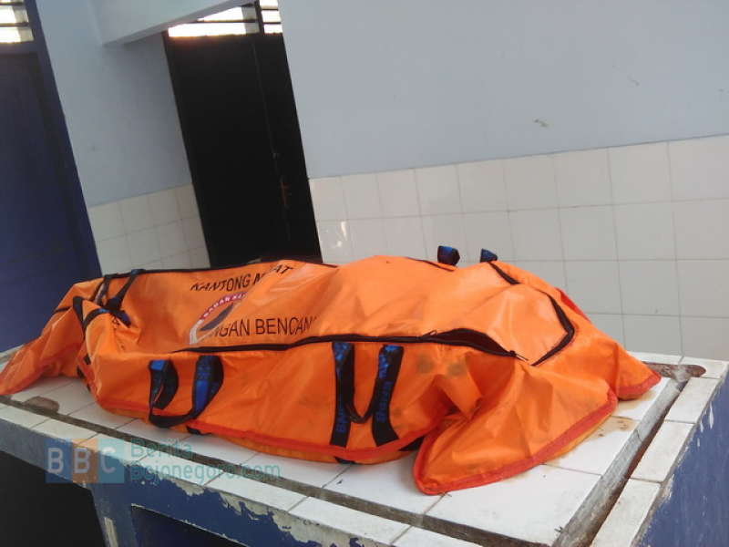 Mayat Perempuan Telanjang Ditemukan Mengapung di Bengawan Solo