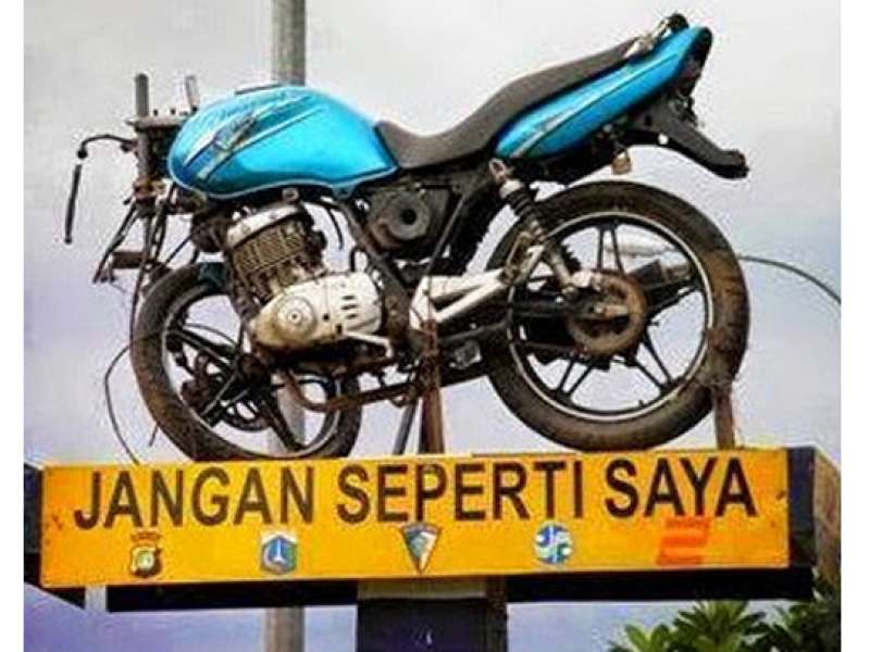 Balik Arah Tak Hati-Hati, Kecelakaan Terjadi