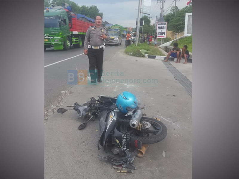 Motor Tabrak Dump Truk, Satu Orang Tewas