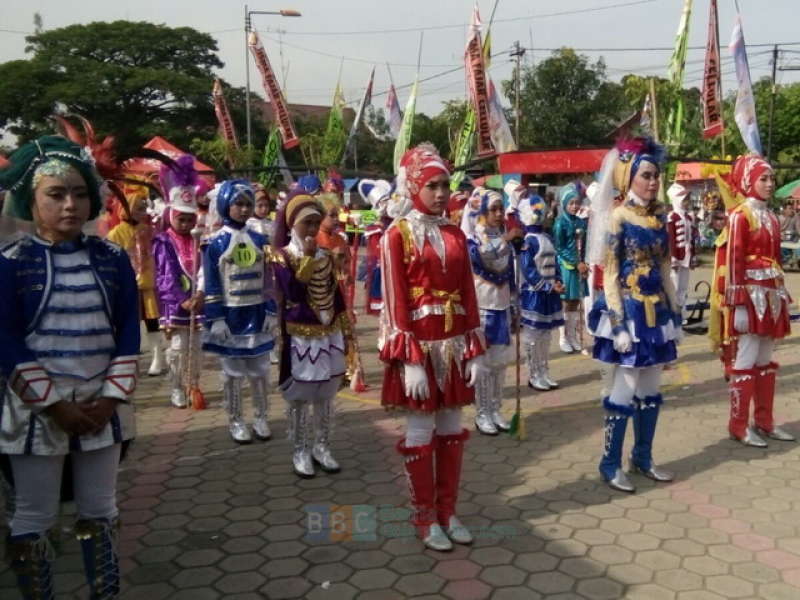 Kembangkan Bakat Seni Siswa Melalui Parade Drum Band