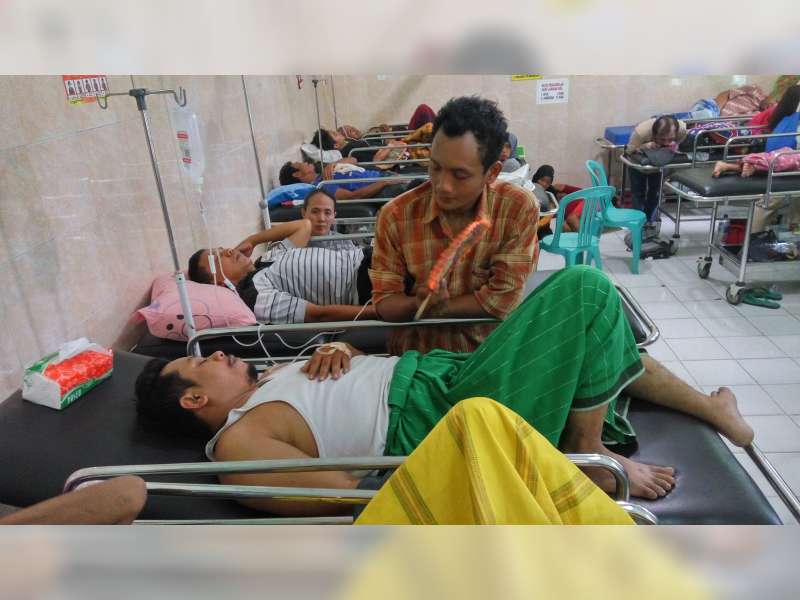 Tangan Diborgol, Sopir Minibus Ternyata Buron Kasus Penggelapan 