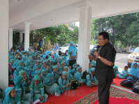 Dongeng Kodok dari Kang Yoto kepada Murid TKIT Permata Hati