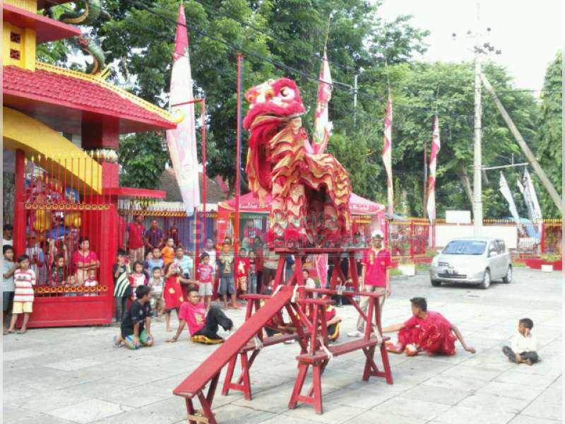 Barongsai Semarakkan Ultah TITD Hok Swie Bio 
