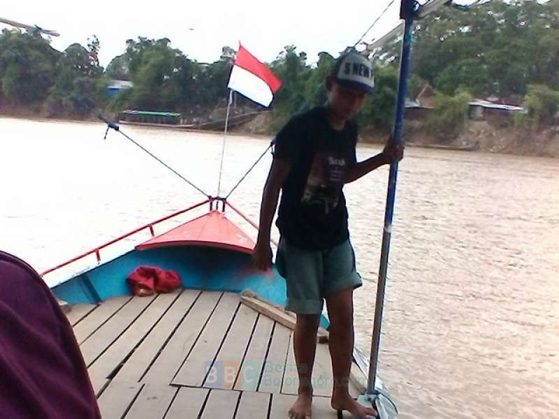 Rela Jadi Pembantu Tukang Perahu Demi Uang Jajan 3 Adiknya