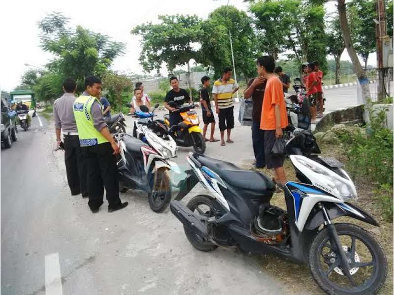 Lagi, Nyebrang Sembarangan Dua Motor Bertubrukan