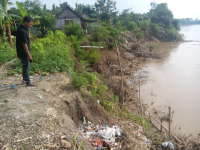 Perkampungan di Banjarjo Hilang Digerus Longsor 