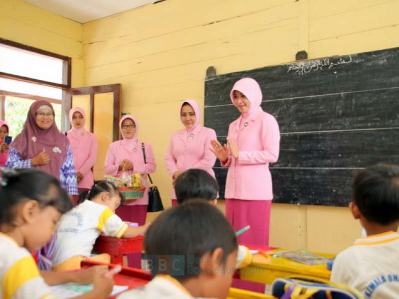 YKB Kunjungi TK Binaan di Kecamatan Sugihwaras dan Bojonegoro