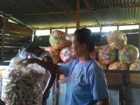 Harga Bahan Baku Naik, Ukuran Kerupuk Diperkecil