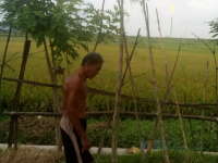 Pembagian Beras Kompensasi Flare Molor, Warga Resah