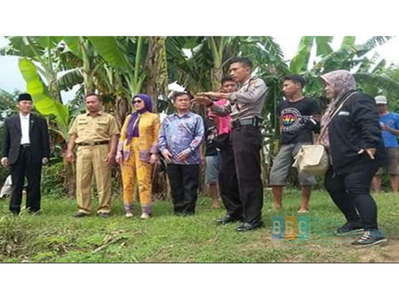 Desi Ratnasari Kunjungi Marcapada, Masyarakat Turut Berkerumun