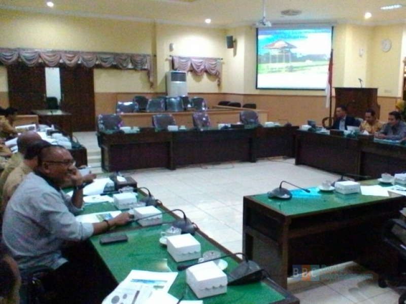 Ketua Komisi A Buka Forum Konsultasi Raperda Perangkat Desa