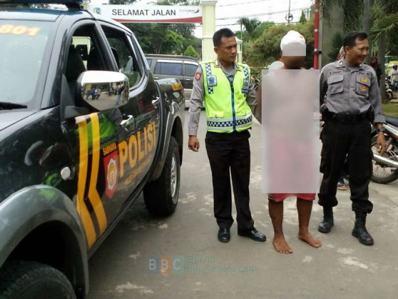 Mencuri Motor, Pria Ini Babak Belur Dihajar Warga