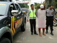 Mencuri Motor, Pria Ini Babak Belur Dihajar Warga