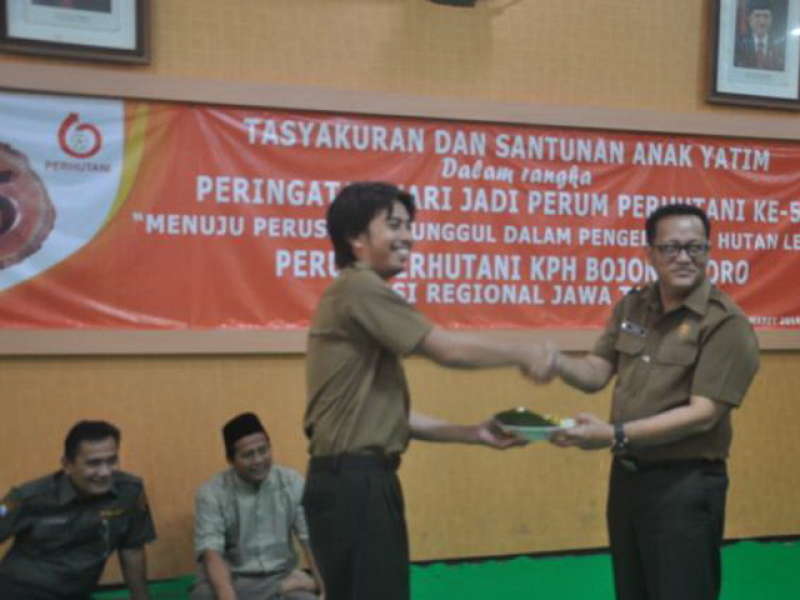 KPH Bojonegoro Salurkan Bantuan Rp 20 Juta kepada 89 Anak Yatim dan Duafa