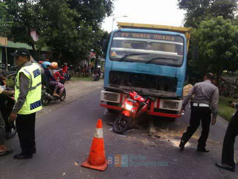Dihantam Tronton dari Belakang, Seorang Ibu Meninggal Dunia