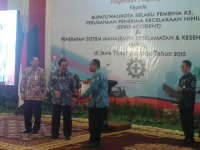 Bojonegoro dapat Penghargaan K3 dari Gubernur Sukarwo