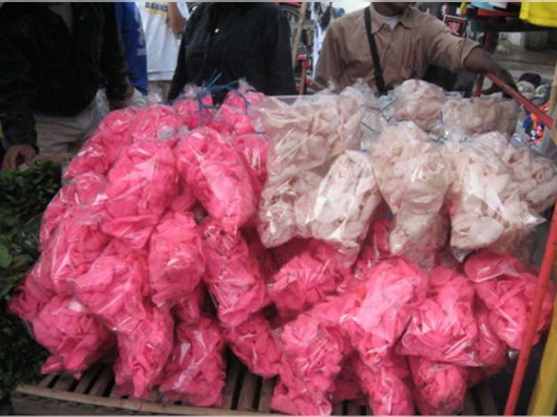 Melihat Pembuatan Kerupuk Padang Pasir di Desa Ngemplak, Baureno