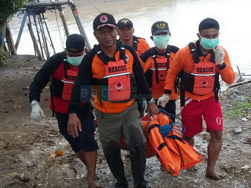 Mayat Perempuan Tak Dikenal Ditemukan Mengapung di Bengawan Solo