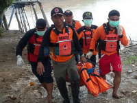 Mayat Perempuan Tak Dikenal Ditemukan Mengapung di Bengawan Solo