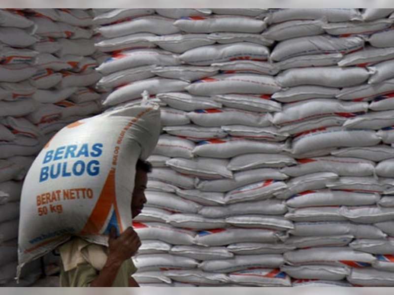 Tiap Bulan Bulog Bagikan 1.775 Ton Beras Sejahtera 