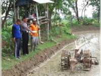 Diparkir di Sawah, Mesin Traktor Milik Kelompok Tani di Baureno Digondol Maling