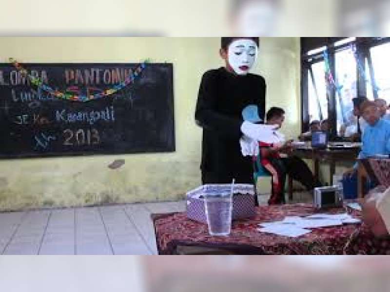 Peserta Lomba Seni  Pantomim Meningkat di Porseni 2016