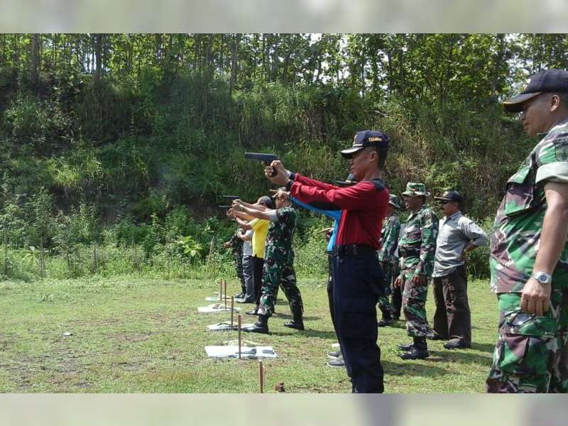 Kodim 0813 Bojonegoro Gelar Latihan Menembak Senjata Ringan 