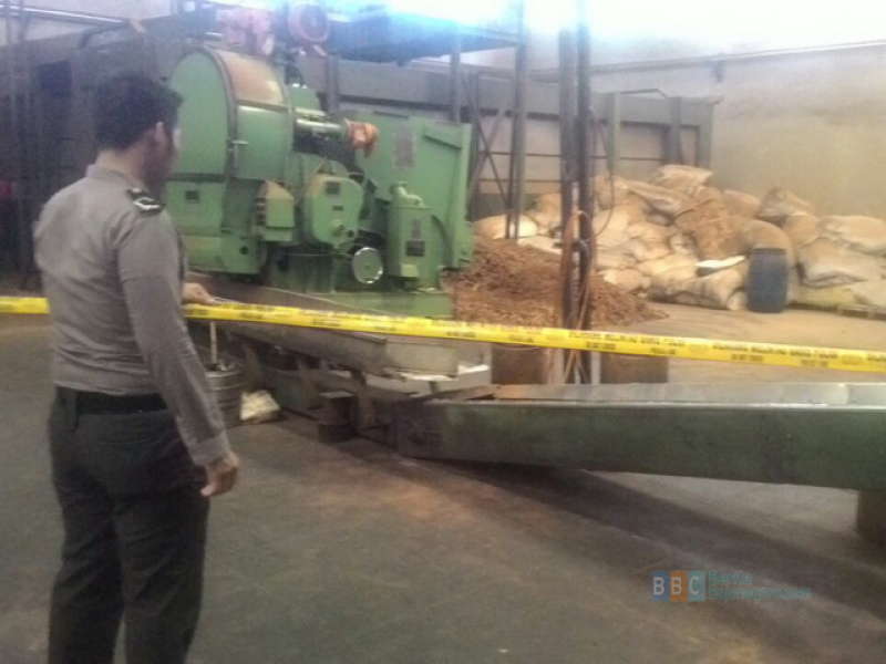 Diduga Kesetrum, Seorang Pekerja Pabrik Rokok Tewas