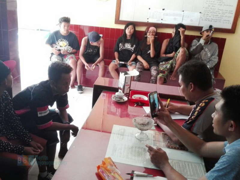 Mengamen di Pertigaan, 9 ABG Diamankan Polsek Baureno