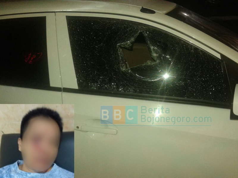 Dilempar Batu Geng Motor, Kaca Mobil Pecah dan Sopir Terluka
