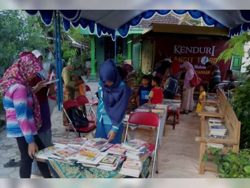 Pameran dan Bazar Buku Awali PBT 2016