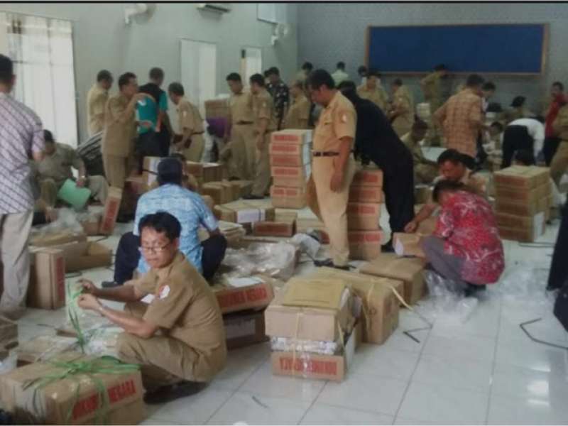 Naskah Soal UN SMP Kurang Tiga Sampul