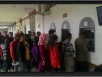 Libur Panjang, Antrian Tiket Kereta Memanjang