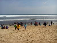 Bermain Pasir Putih di Pantai Indrayanti Gunung Kidul, Yogyakarta