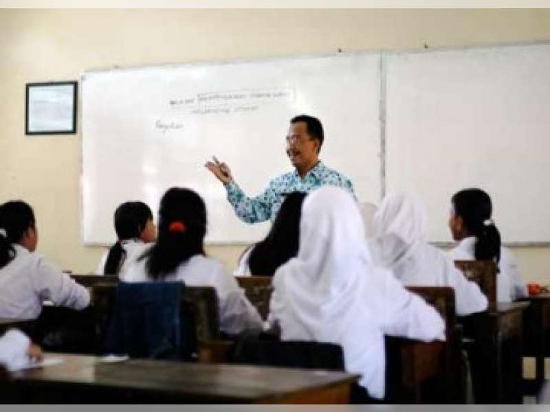 Tahun Depan, 963 Guru SMA dan SMK Ikut Pengelolaan Pemprov 