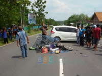 Dihantam Ertiga, Pengendara Smash Tewas di Tempat