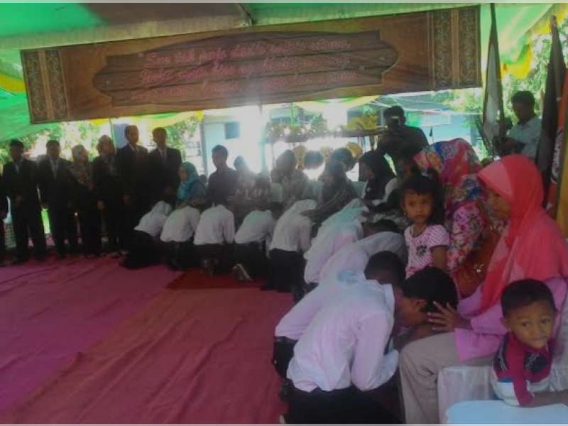 Umumkan Hasil UN, SMKN 2 Ajak Siswa Sungkem Orang Tua