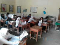 Ujian Nasional Paket B di Trucuk Berlangsung Tertib